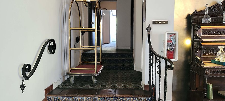 E Hwood VillaCarlotta 112755