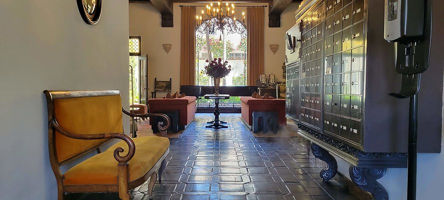 E Hwood VillaCarlotta 114425