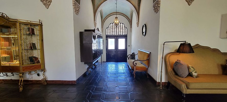 E Hwood VillaCarlotta 114352