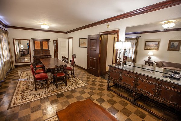 2nd The French Room, The Juniors Room